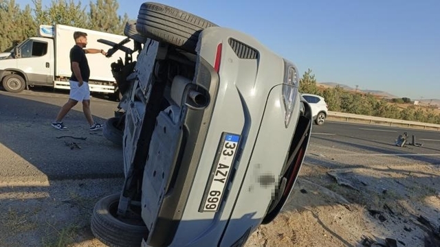 Sivrihisar'da kontrolden çıkan otomobil yan yattı: 1 yaralı