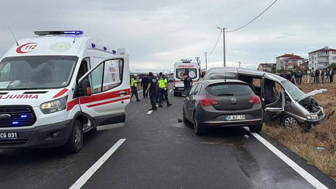 Tekirdağ'da minibüs ile otomobil çarpıştı: 6 yaralı
