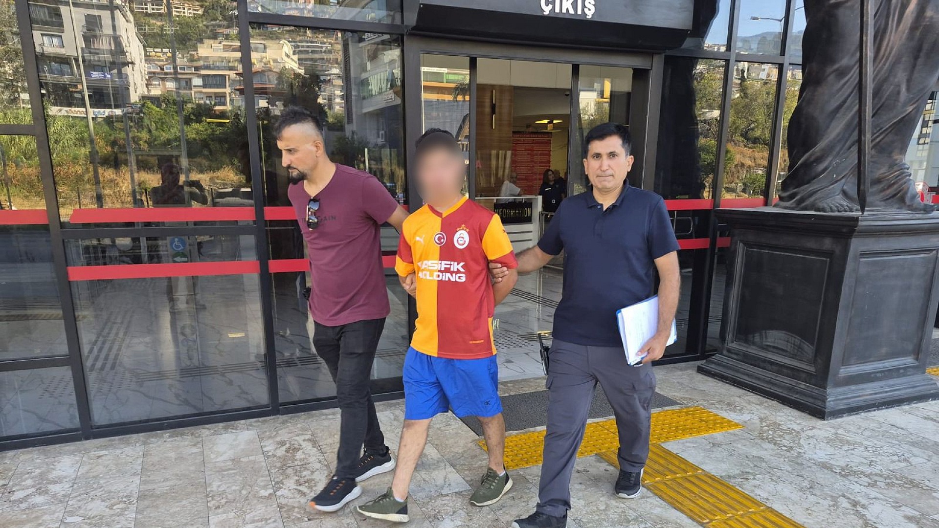 Alanya'da turist kadına bıçaklı saldırı ve cinsel istismar