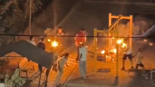 Mardin'de çocuklar parktaki arkadaşlarını korkuttu