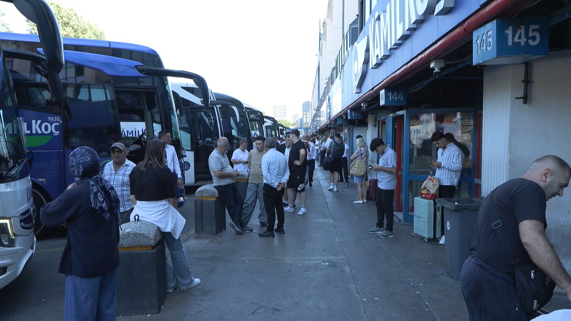 Üniversite dönemi başlarken İstanbul otogarında yoğunluk