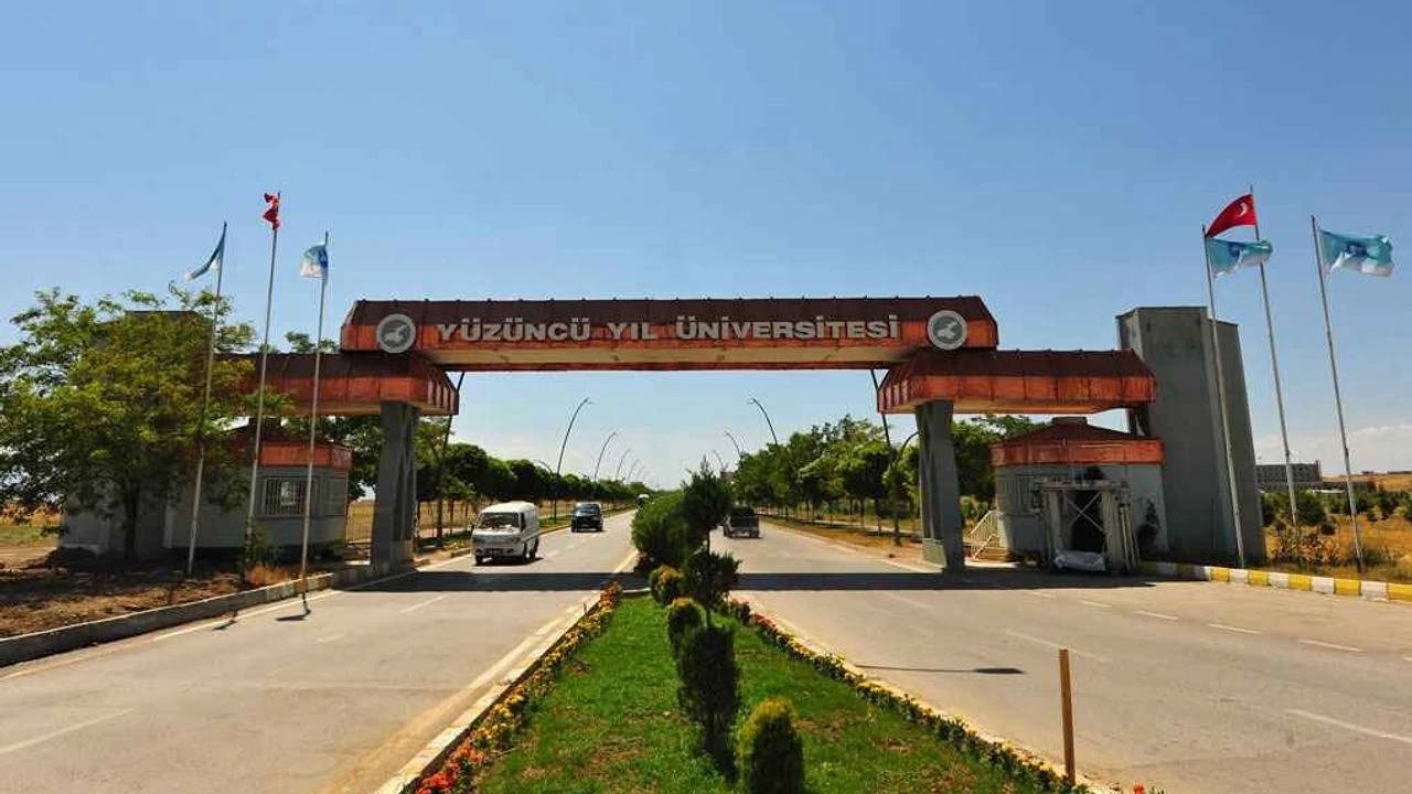 Van YYÜ yurtları Türkiye Diyanet Vakfı'na devredildi
