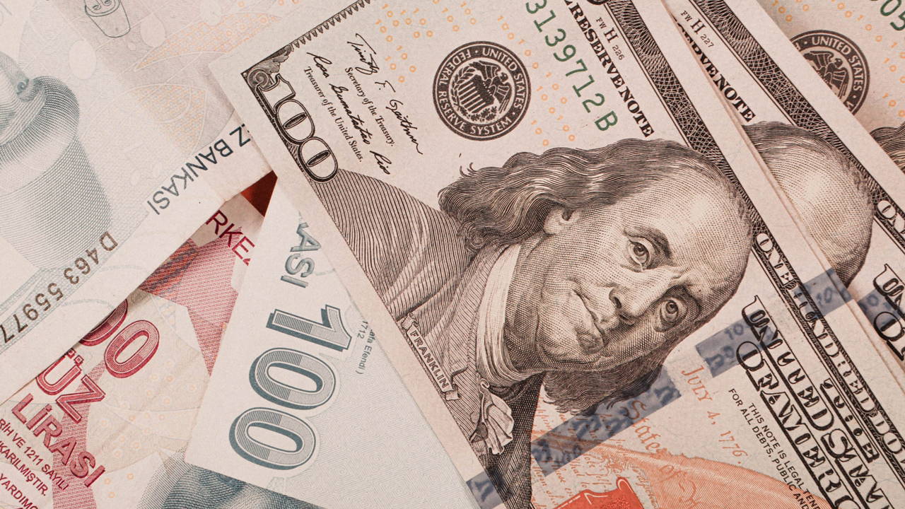 Yabancı bankalardan 2027 için dolar/TL tahminleri açıklandı
