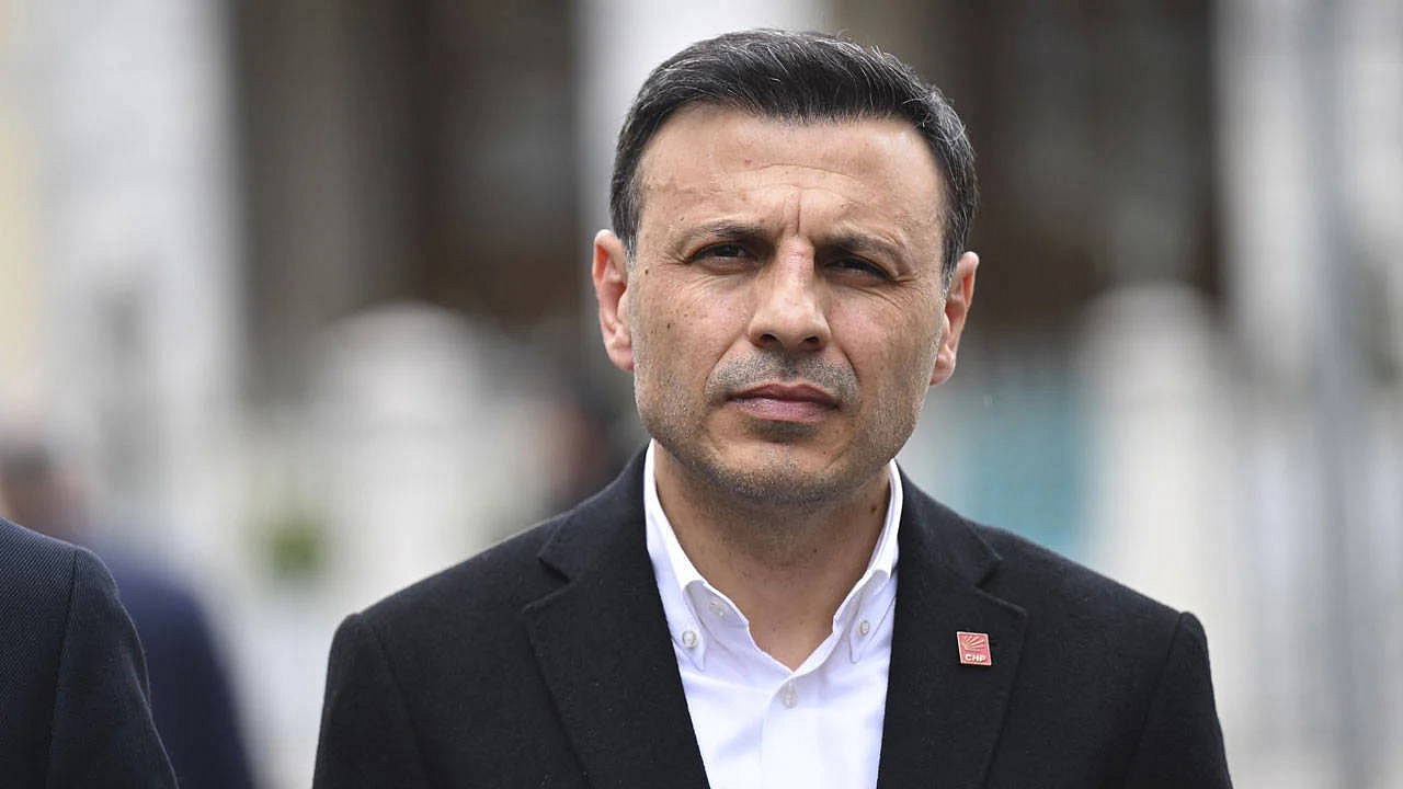 Yeni Parti İstanbul İl Başkanı Özgür Çelik üyelik çağrısı yaptı