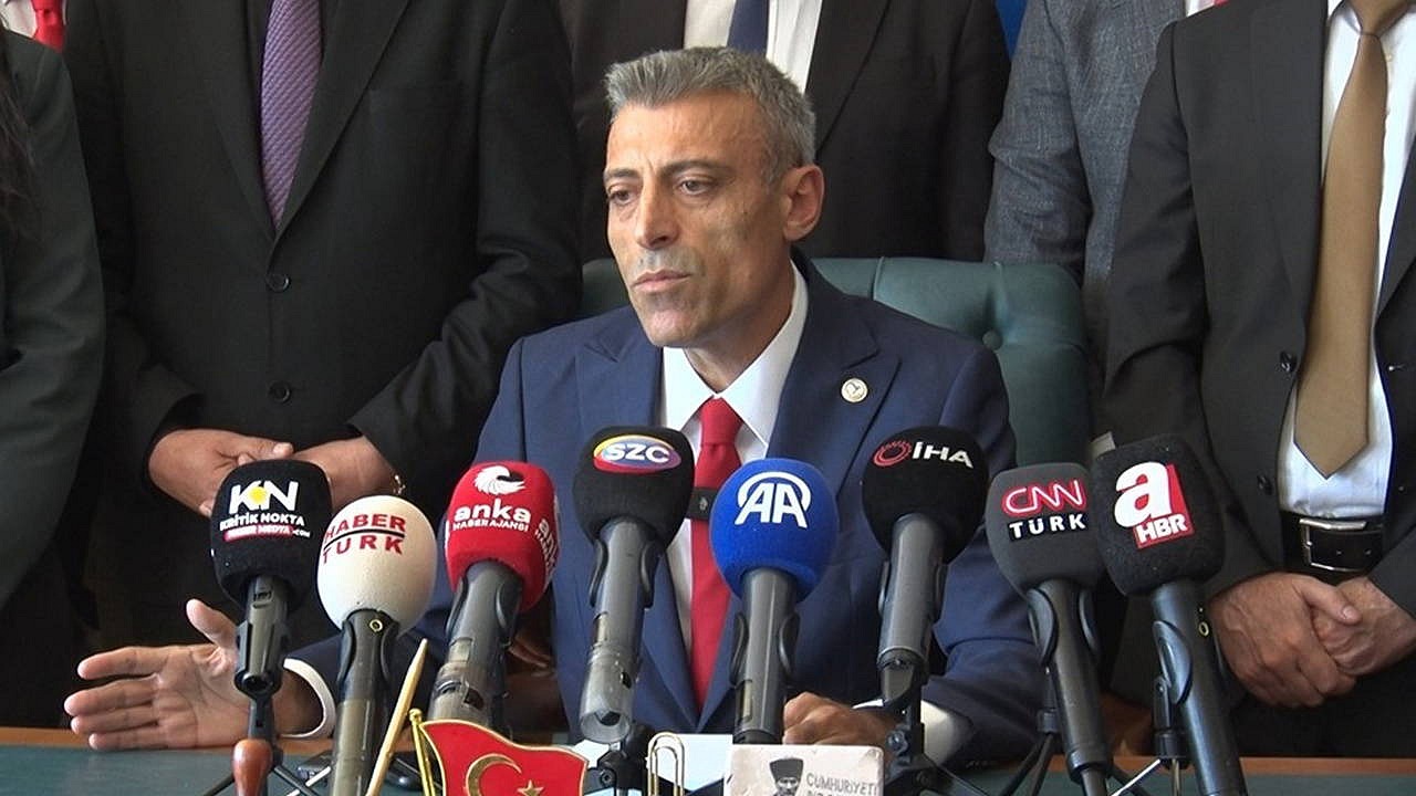 Yenilik Partisi'nden YENİ Parti'ye isim benzerliği uyarısı