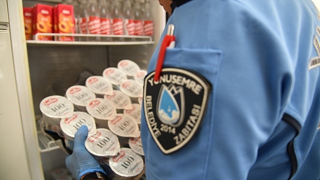 Yunusemre'de okul çevrelerinde zabıta denetimleri yapıldı