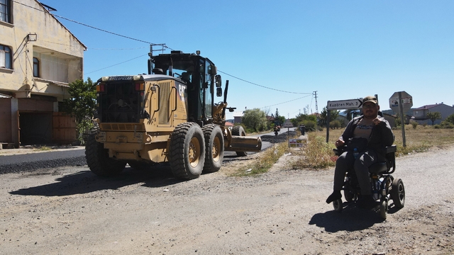 Kastamonu'da yürüme engelli vatandaşın yolu asfaltlandı