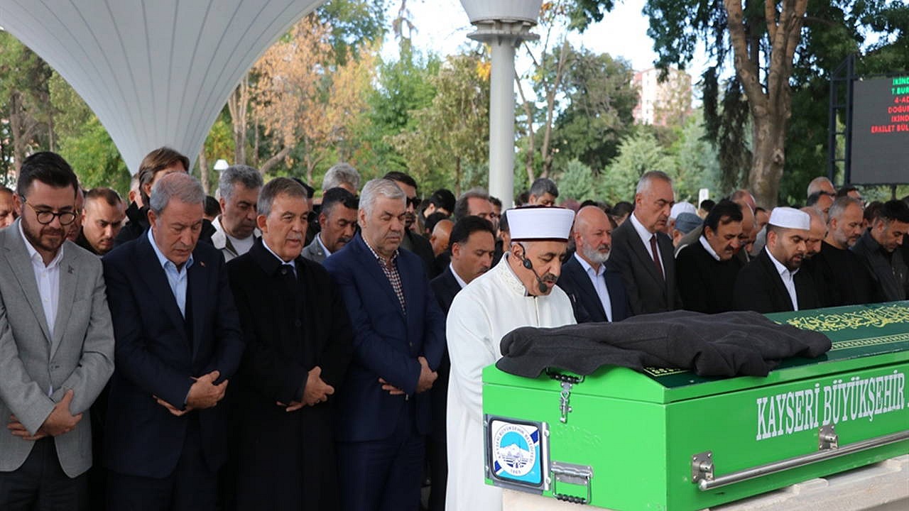 Abdullah Gül, amcasının cenazesi için Kayseri'de