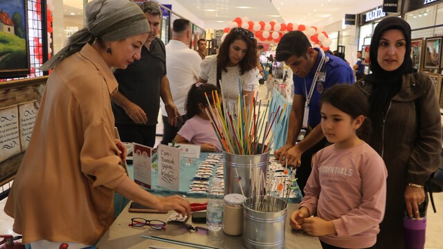 Adana'da cezaevinden eserler sergilendi