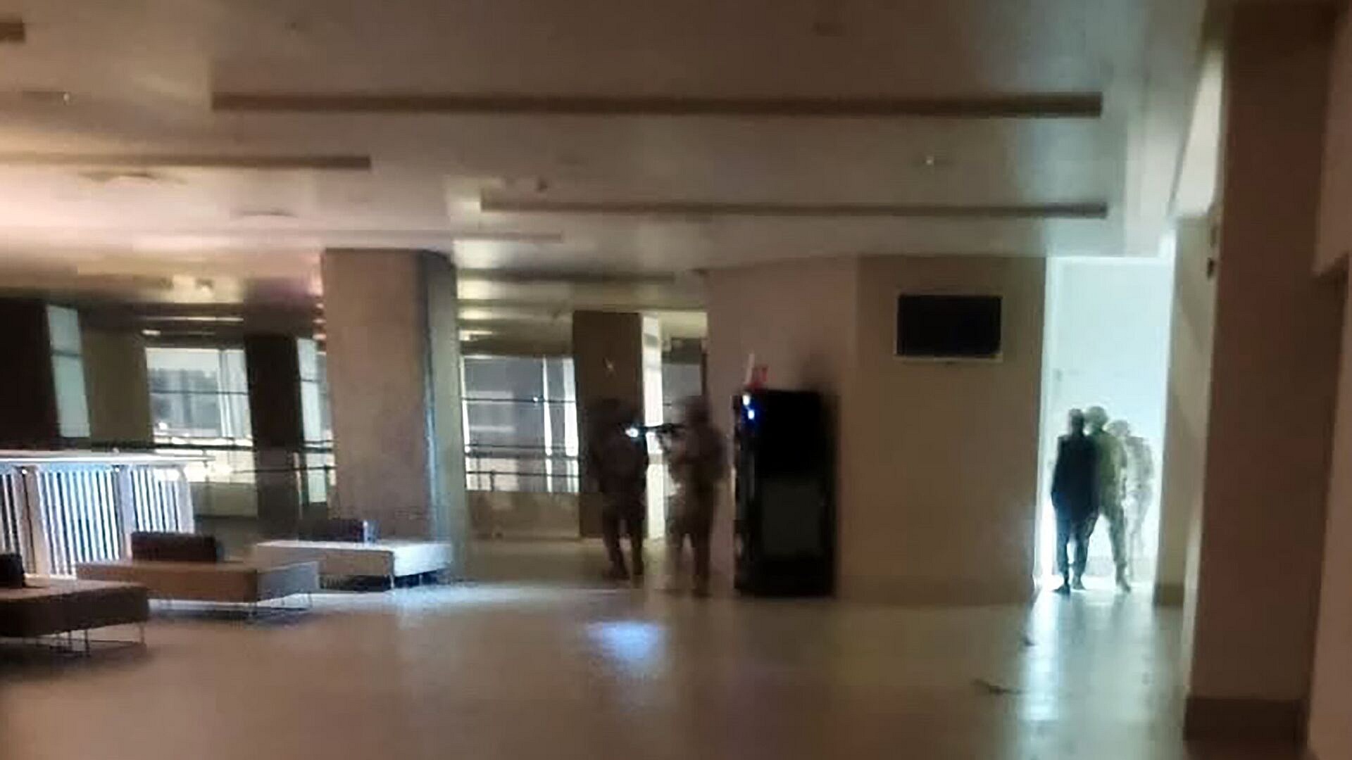 Adana'da istismar iddiasıyla polise sığınan kızı hastaneyi bastı