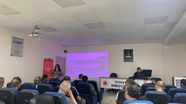 Adana'da yükümlülere kendini bilmek eğitimi verildi