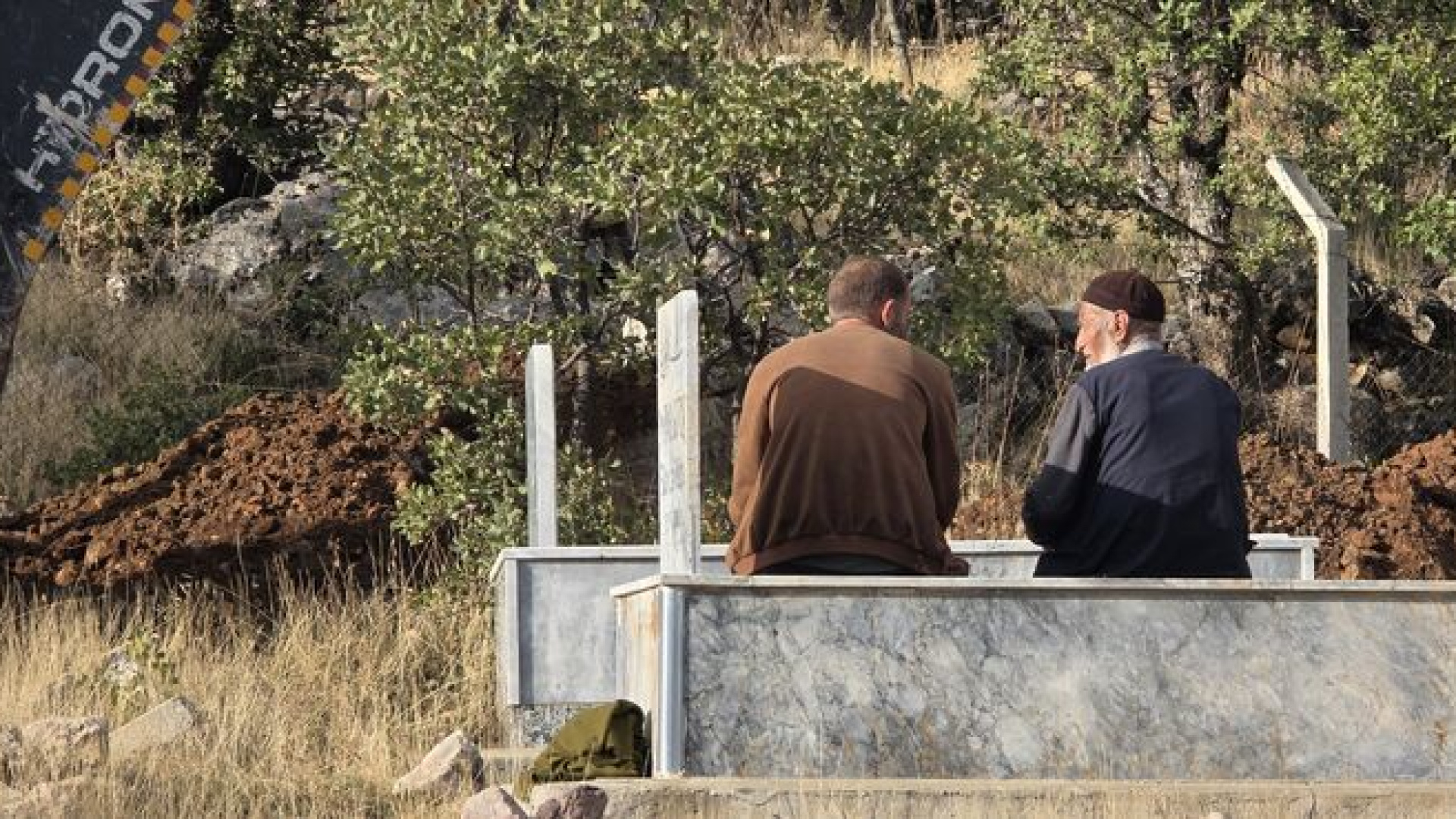 Adıyaman'da Ali ve Naciye Karateke mezar kazdırdı