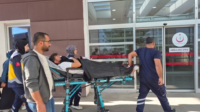 Adıyaman'da motosiklet ve hafif araç çarpıştı, 1 yaralı