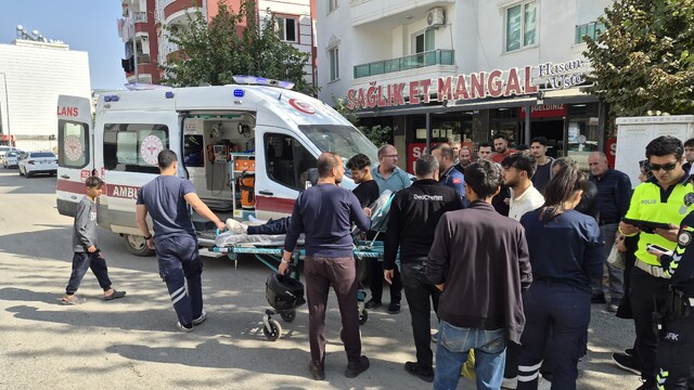 Adıyaman'da otomobil ve motosiklet çarpıştı, yaralı var