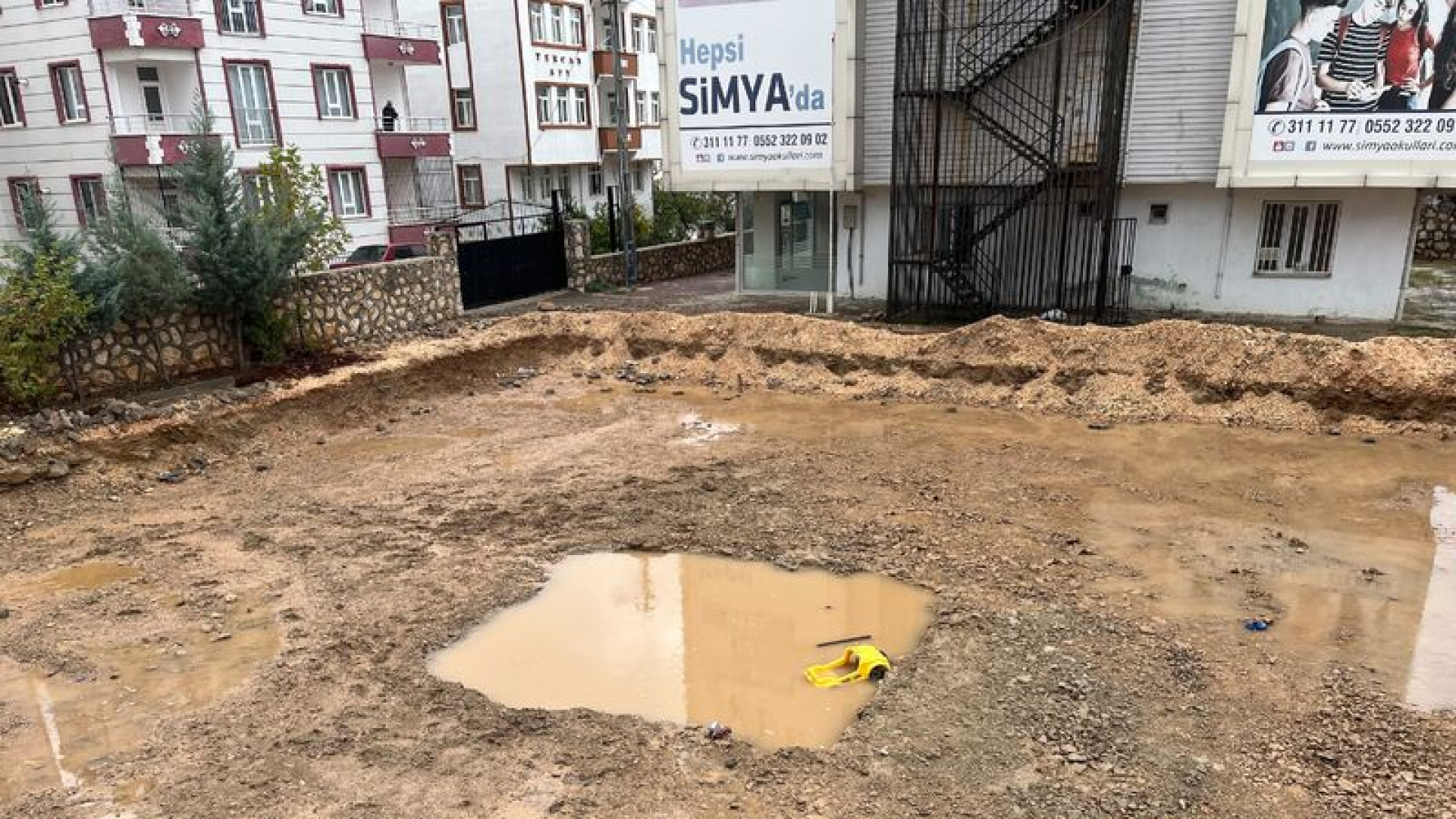 Adıyaman'da su dolu asansör çukuruna düşen çocuk öldü