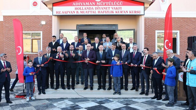 Adıyaman'da yeni cami ve hafızlık kursu dualarla açıldı
