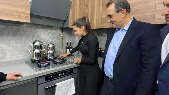 Fatih Dönmez, doğal gaza kavuşan aileyi ziyaret etti