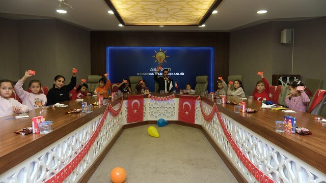 AK Parti Osmangazi, 29 Ekim için bayrak etkinliği düzenledi