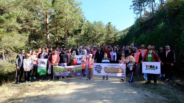 Akdağmadeni'nde doğa yürüyüşü etkinliği düzenlendi