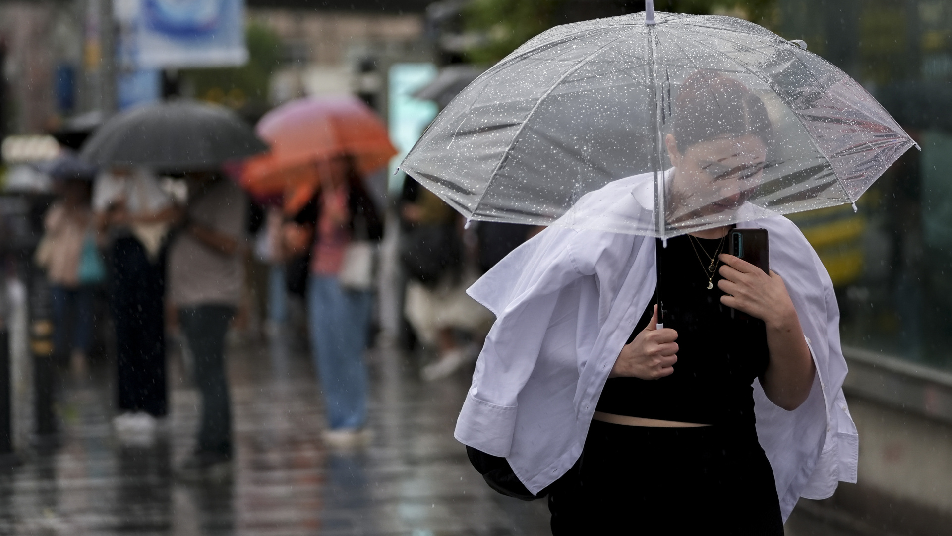 AKOM'dan İstanbul için şiddetli fırtına ve yağış uyarısı