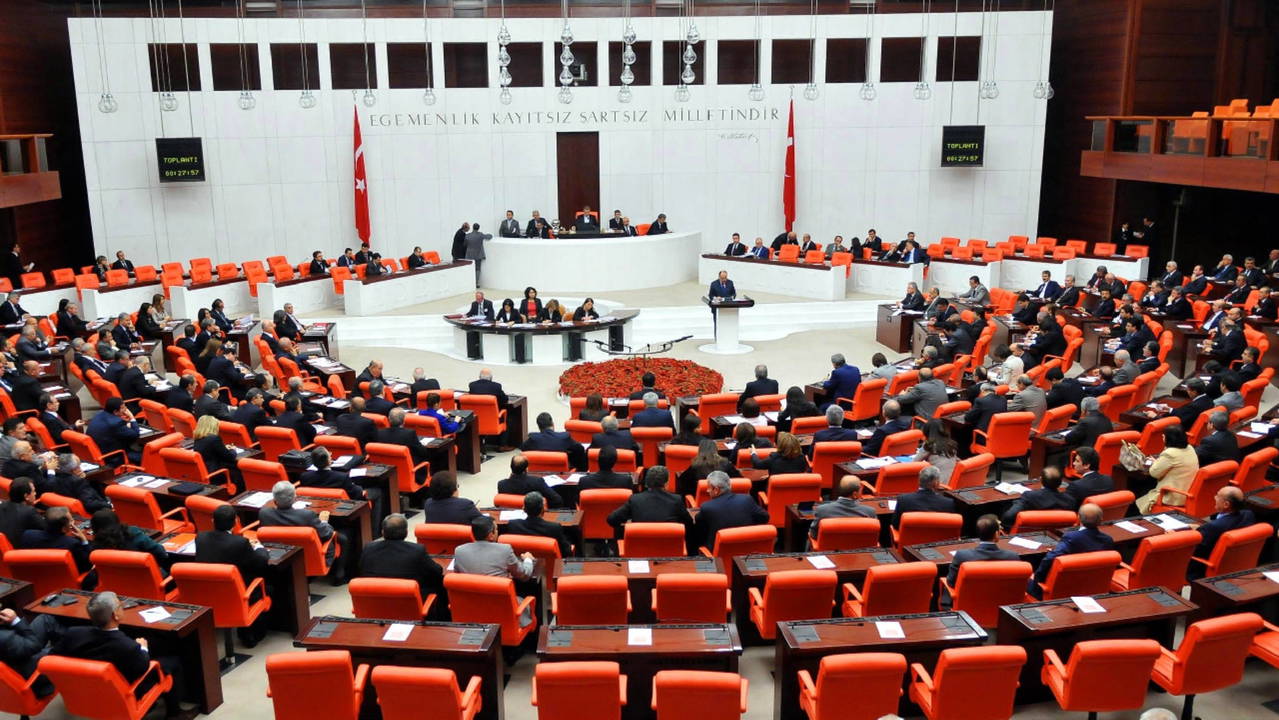 AKP'den fon soruşturması: Araştırma komisyonu kurulabilir