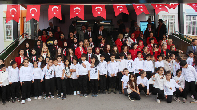 Aksaray'daki öğretmen adayları Cumhuriyet Bayramı'nı kutladı