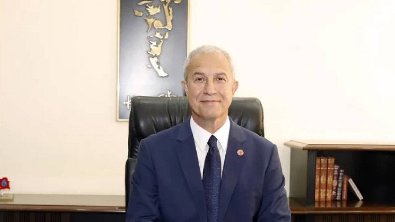 Alanya Belediye Başkanı Osman Tarık Özçelik istifa etti