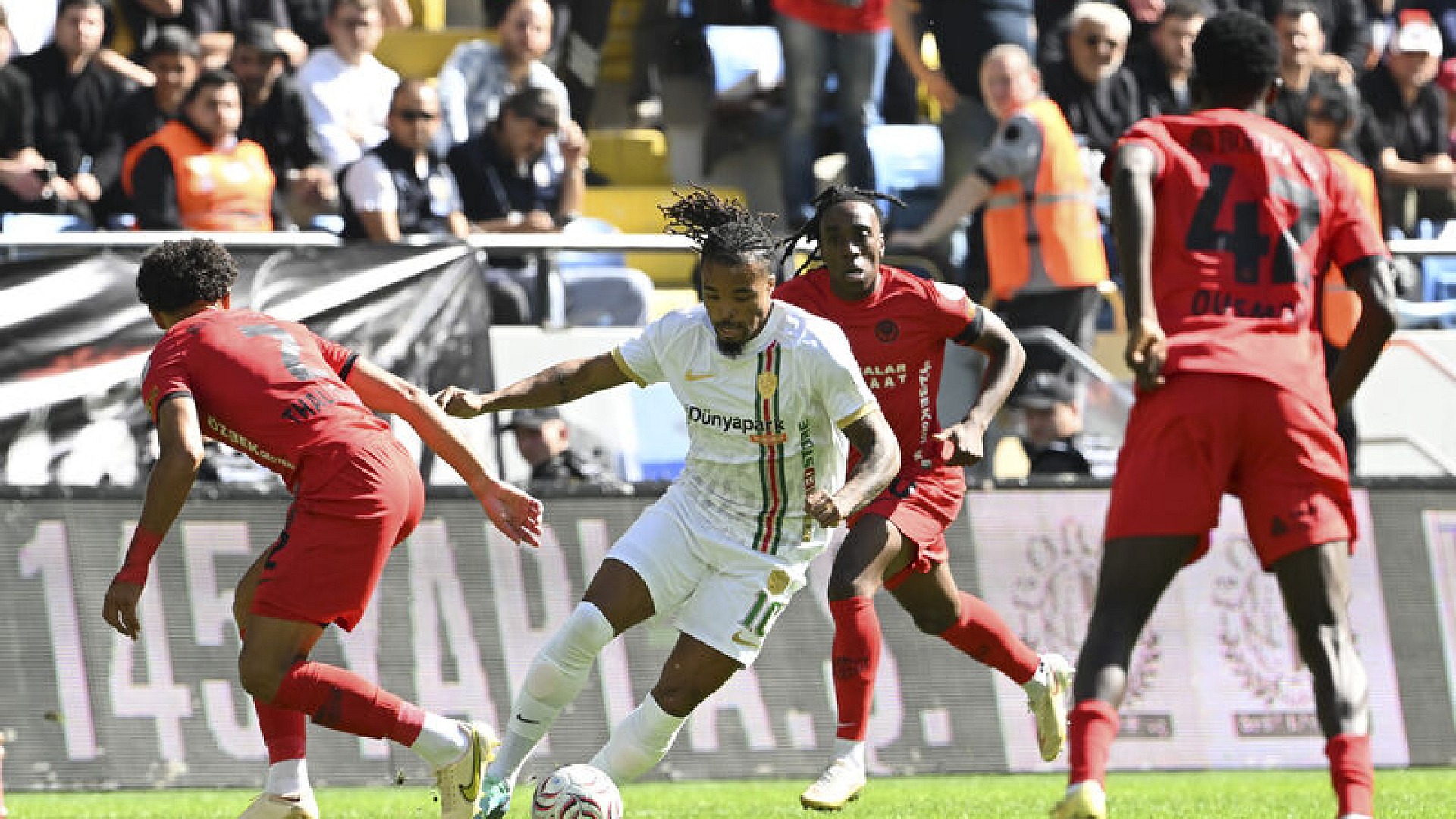 Amed SK, Gençlerbirliği ile 2-2 berabere kaldı