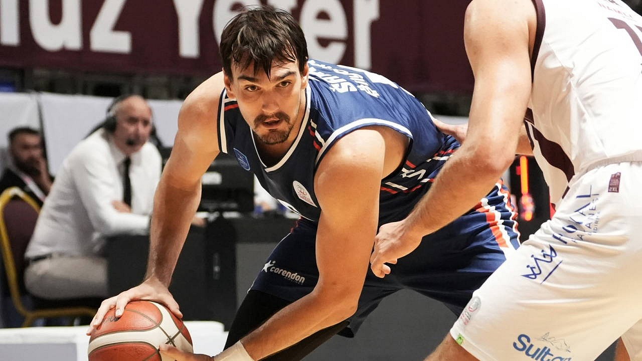 Anadolu Efes, Bandırma deplasmanında Pizzabulls'u yendi