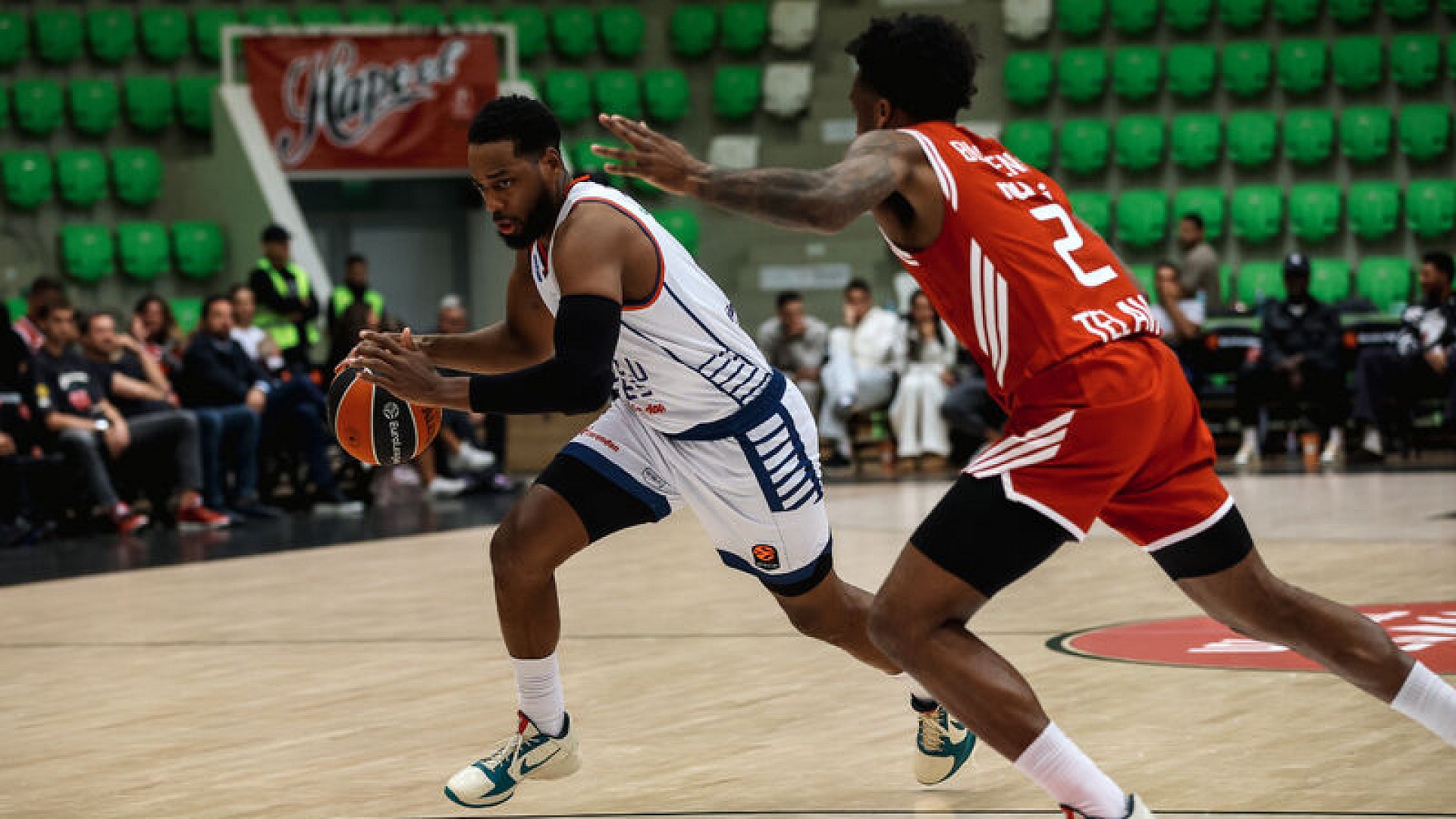 Anadolu Efes, Hapoel Tel Aviv'e 118-88 mağlup oldu