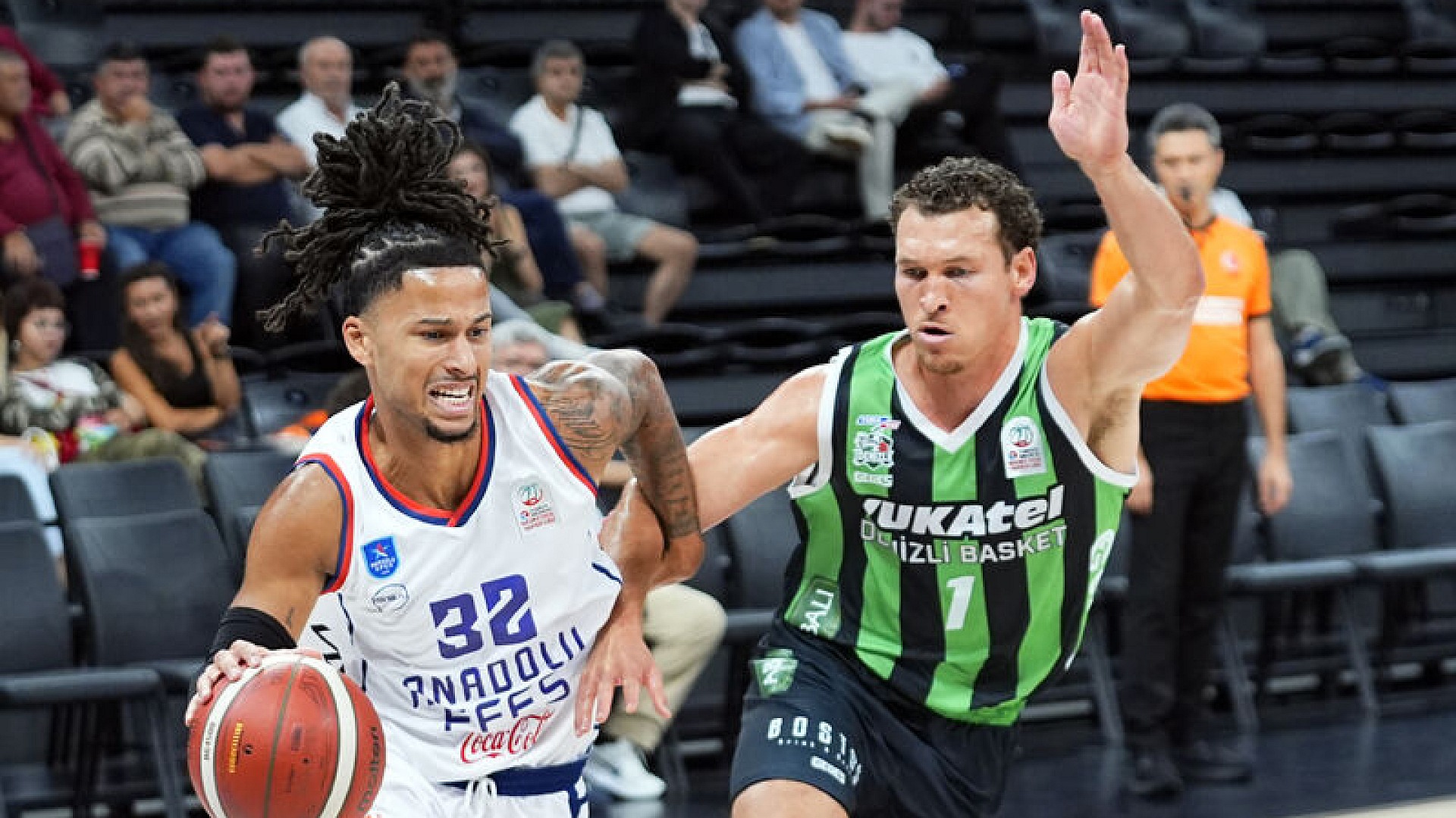 Anadolu Efes, Yukatel Denizli Basket'i 85-76 ile geçti