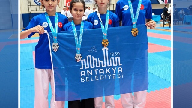 Antakya Belediyesi karate takımı Türkiye Şampiyonası'na katılıyor