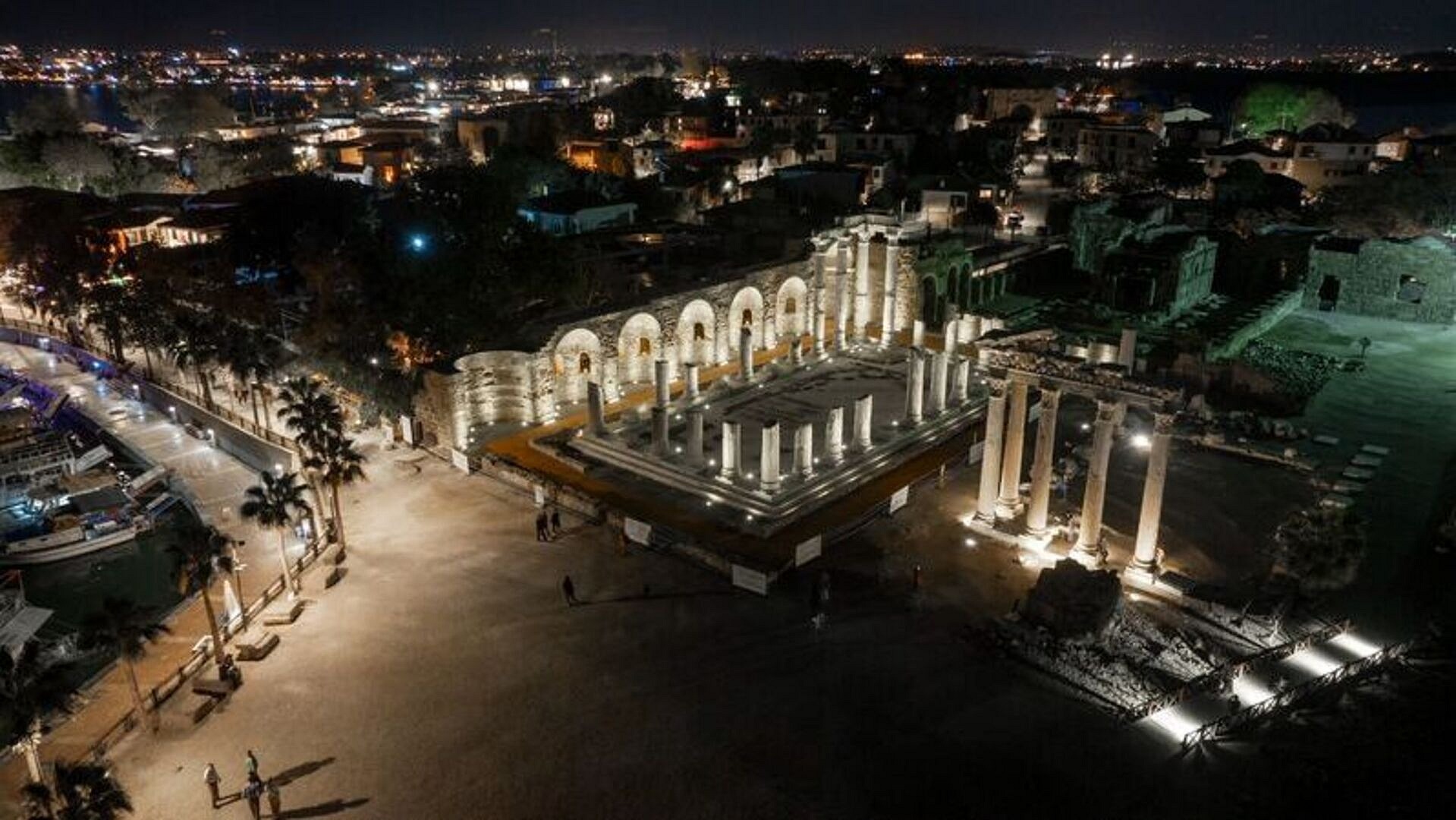 Antalya antik kentleri gece müzeciliğiyle açıldı