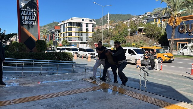 Antalya'da tefecilik ve şantajda 6 kişi tutuklandı