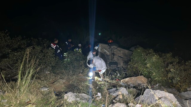 Antalya'da uçuruma yuvarlanan otomobilde sürücü öldü
