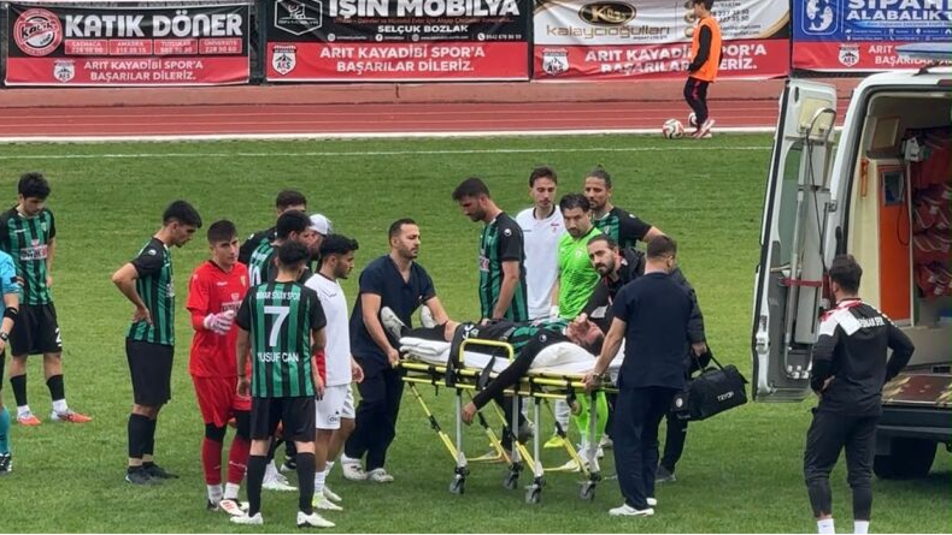 Arıt Kayadibispor'lu Akın Karaaslan maçta kalp krizi geçirdi