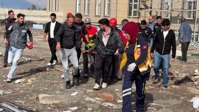 Asansör kurulumunda dengesini kaybeden işçi yaralandı