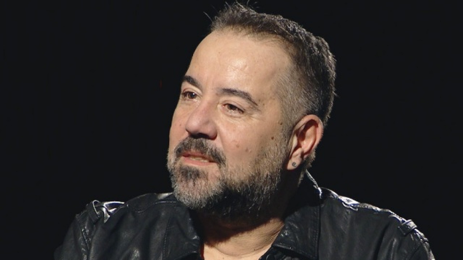 Ata Demirer'den dolandırıcılara karşı uyarı