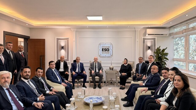 Ayşen Gürcan, Eskişehir Sanayi Odası Başkanı Kesikbaş'ı ziyaret etti