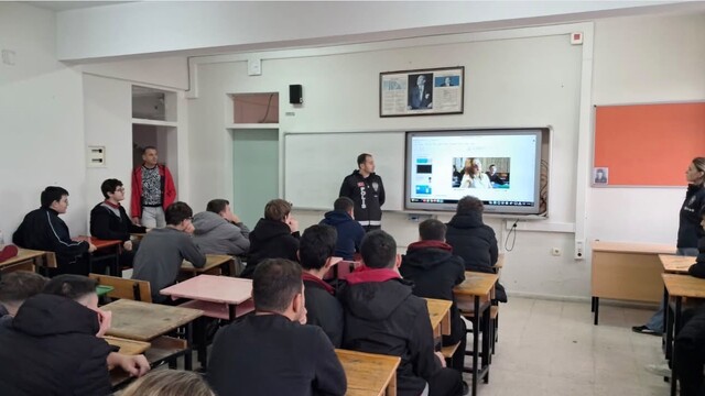 Babaeski'de öğrencilere siber zorbalık eğitimi verildi