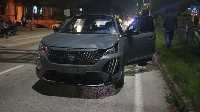 Bafra'da otomobil bisiklet sürücüsüne çarptı, ağır yaralandı