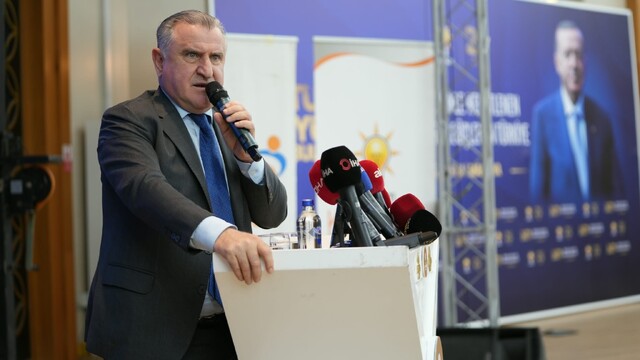 Bakan Aşkın Bak, Malatya Kitap Fuarı'nda spor vurguladı