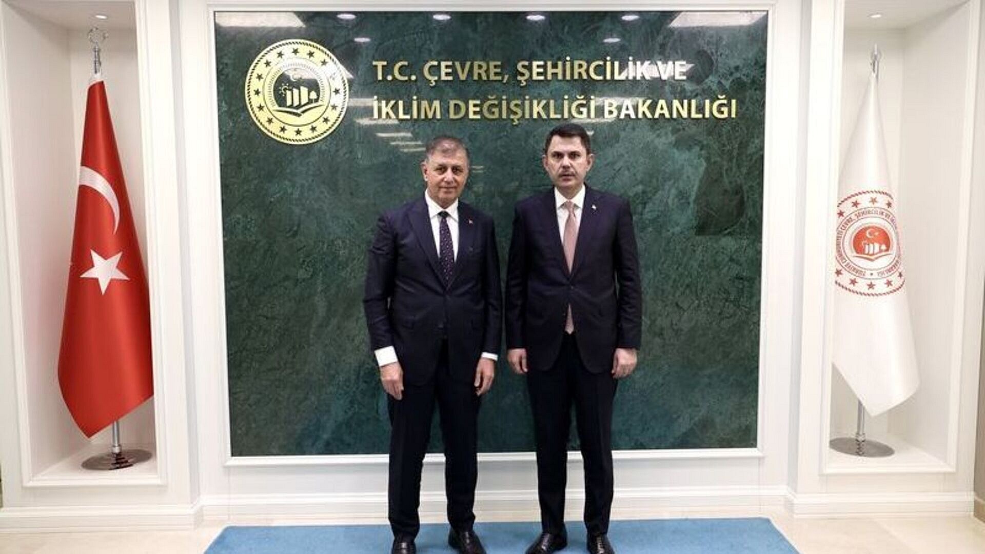 Bakan Kurum, İzmir Büyükşehir Belediye Başkanı Tugay ile görüştü