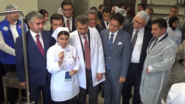 Bakan Tekin, Erzurum'da gastronomi lisesini açtı
