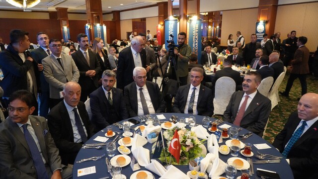 Bakan Tekin, Erzurum Kalkınma Zirvesi'nde akıl vurgusu yaptı