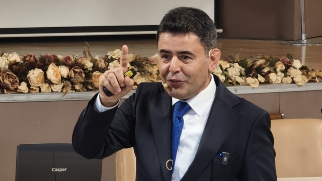 Bakan Yardımcısı Boyraz, Karabük'te öğrencilerle buluştu