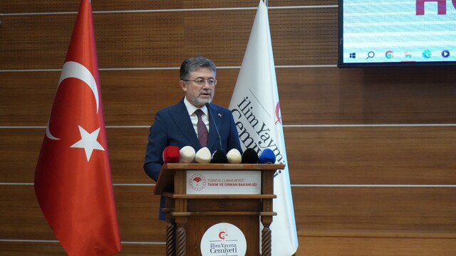 Bakan Yumaklı: Gençlerin milli ve manevi değerlerle yetişmesi