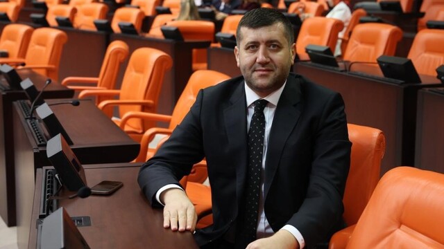 Baki Ersoy, işçilerin eylemine destek verdi