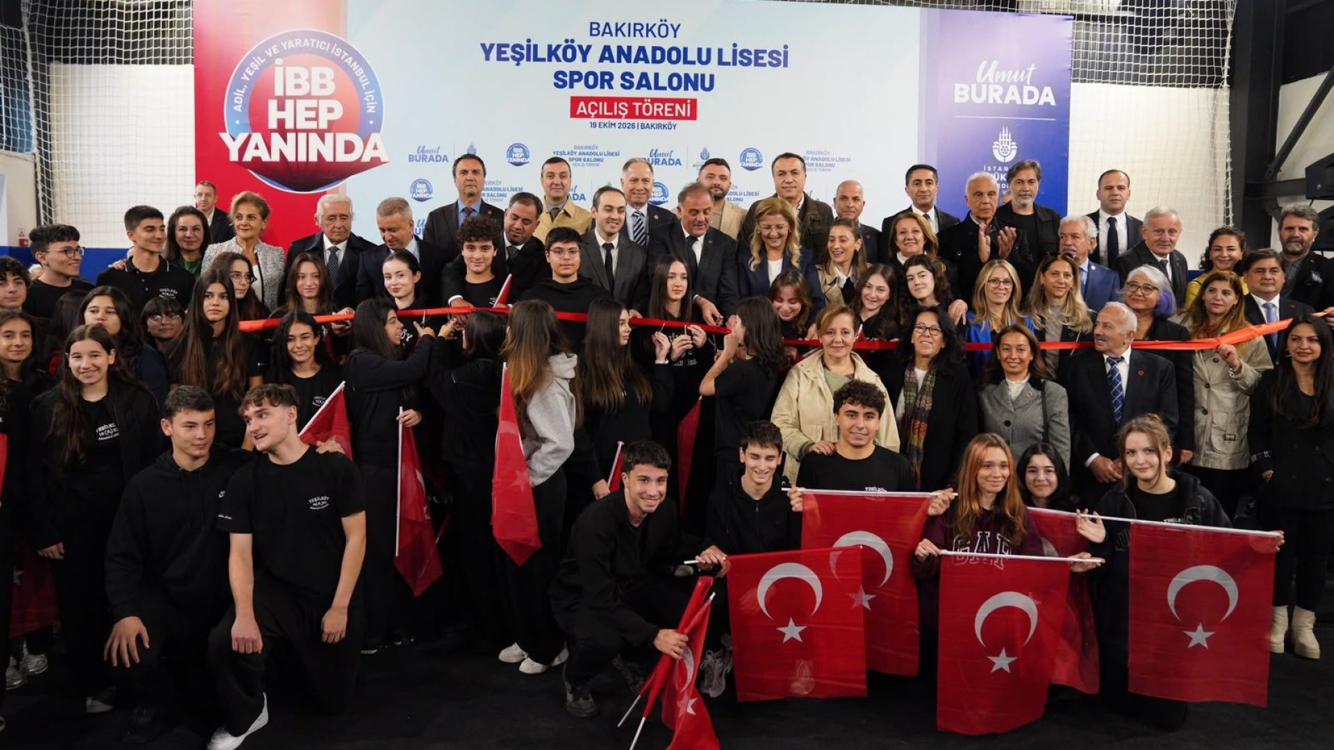 Bakırköy'deki yeşilköy anadolu lisesi spor salonu açıldı