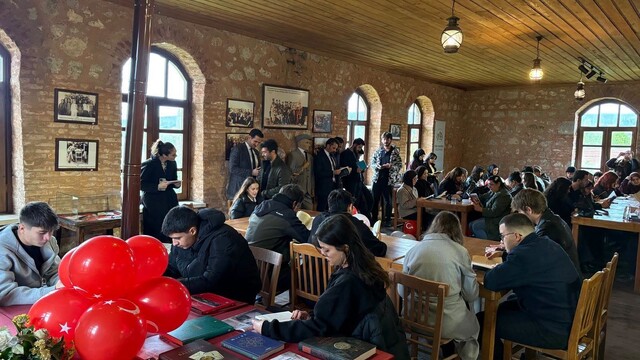 Balıkesirli öğrenciler Akbaş İlkokulu'nda etkinlik düzenledi